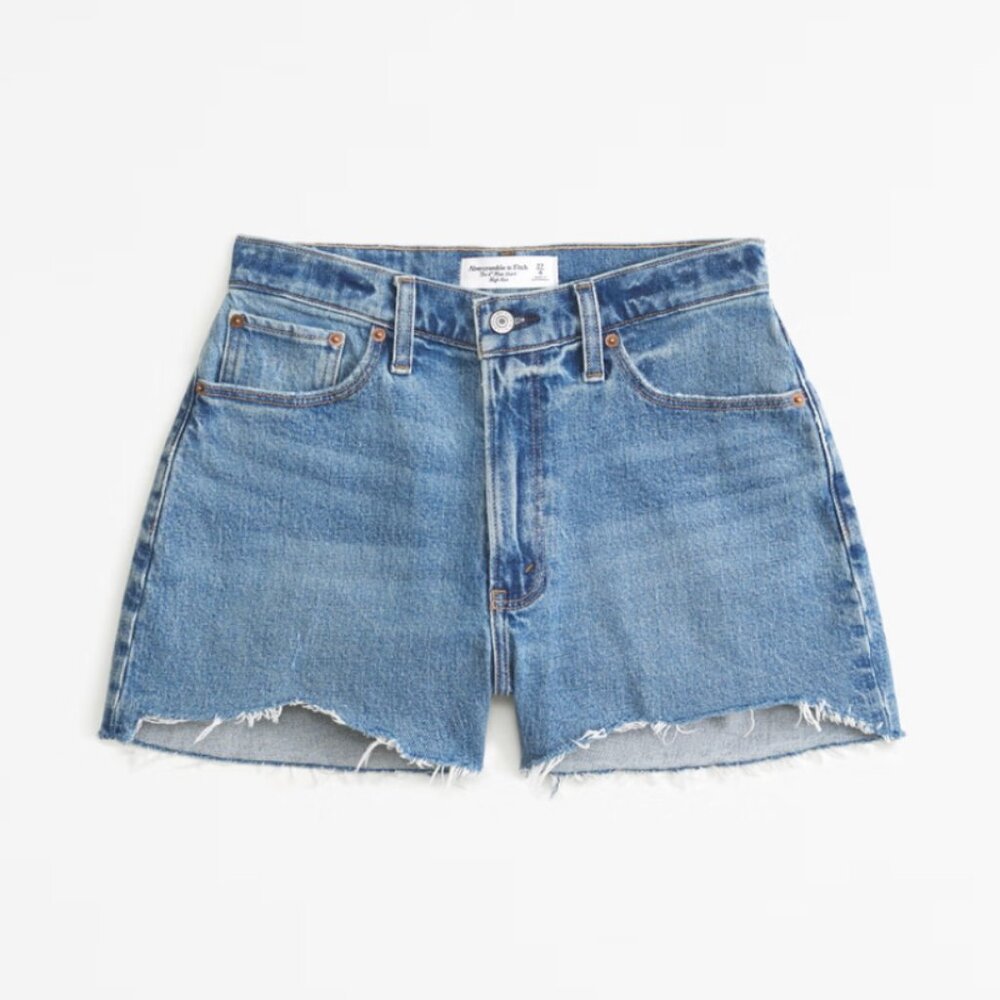 Brand New, Never Worn Curve Love High Rise 4" Mom Short (31/12)